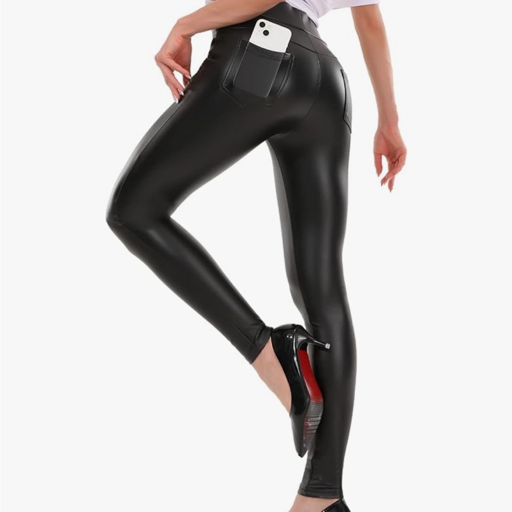 Faux Leather Leggings with Pockets | XS